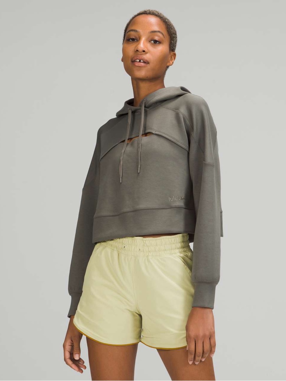Lululemon Get Centred Crop Hoodie in Grey Sage Size Size 2